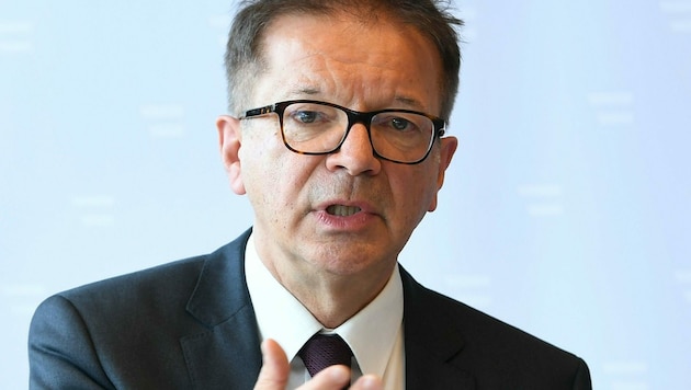 Gesundheitsminister Rudolf Anschober (Grüne) tritt dem Vorwurf entgegen, Tirol wären etwaige Corona-Warnungen nicht weitergeleitet worden. (Bild: APA/HELMUT FOHRINGER)