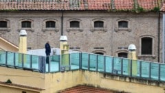 Nach dem Fund der Leichen einer Russin und ihrer kleinen Tochter wurde der Lebensgefährte in ein ...
