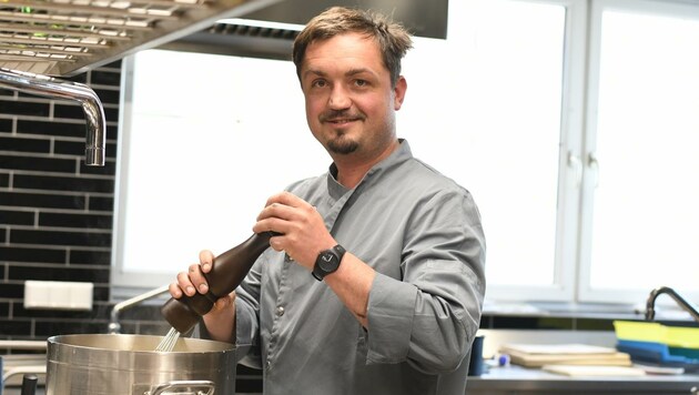 Robert Hatzmann vom Wirtshaus „Mesnersölde“ in Utzenaich. (Bild: Scharinger Daniel)