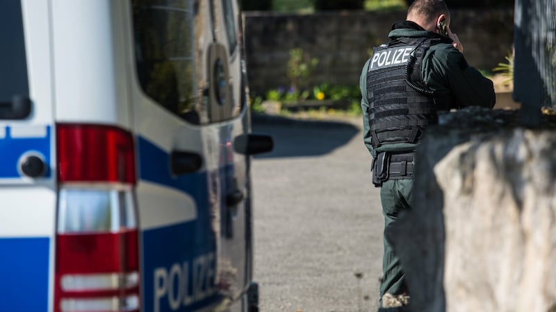 Polizist in Deutschland (Archivbild) (Bild: APA/dpa/Christoph Schmidt (Symbolbild))