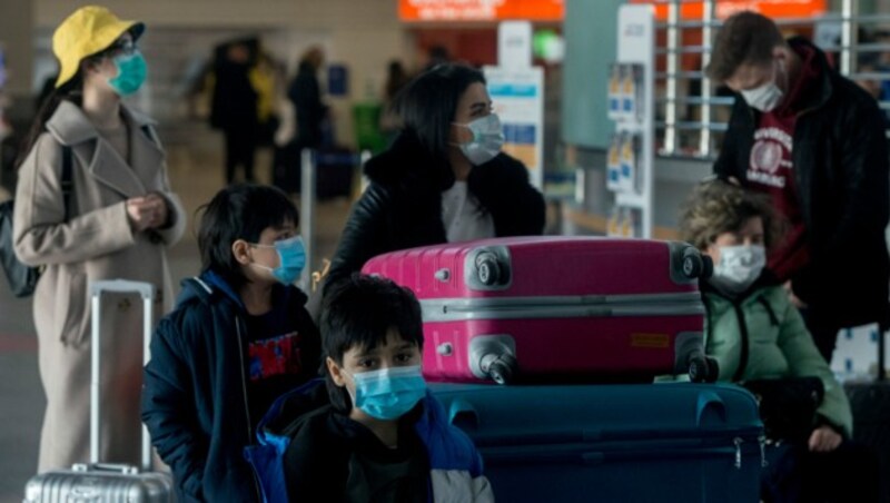 Auf dem Vaclav-Havel-Flughafen in Prag beginnt am Montag wieder der reguläre internationale Reiseverkehr. (Bild: AFP)