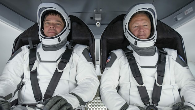Die beiden Astronauten Robert Behnken (links) und Douglas Hurley (rechts) sind Veteranen im Spaceshuttle-Programm. (Bild: NASA)