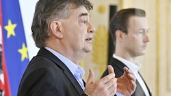 Vizekanzler Werner Kogler (Grüne) und Finanzminister Gernot Blümel (Bild: APA/HANS PUNZ)