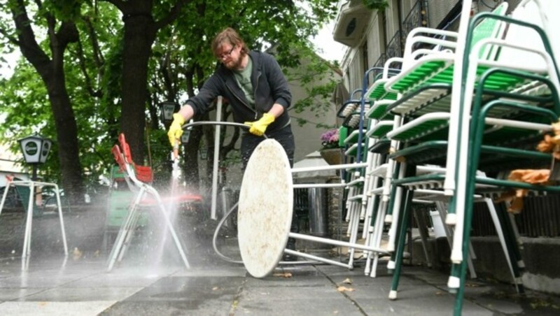 Eine Verpflichtung zur Tischreservierung ist in der Verordnung zur Öffnung der Gastrobetriebe nicht enthalten. (Bild: APA/HELMUT FOHRINGER)