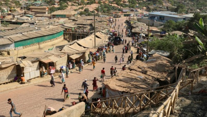 In der Stadt Cox‘s Bazar in Bangladesch befindet sich das größte Flüchtlingslager der Welt. (Bild: AP)