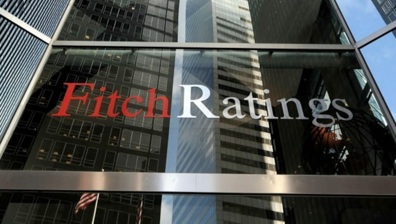 Die Ratingagentur Fitch geht mit Signa hart ins Gericht. (Bild: EPA/Justin Lane)