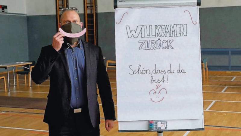 „Im Turnsaal wird die Betreuung stattfinden“, schildert Stefan Pirc, Schulleiter der Volksschule Goethestraße in Linz. (Bild: Horst Einöder/ Flashpictures)