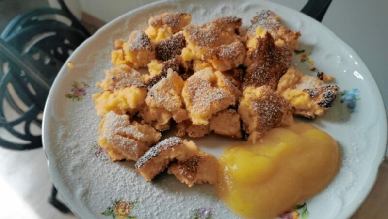 Das Rezept für einen „leiwanden Kaiserschmarrn“ verriet Füchsin Nadja „Leseonkel“ Christian und Michael. (Bild: Christian und Michael)