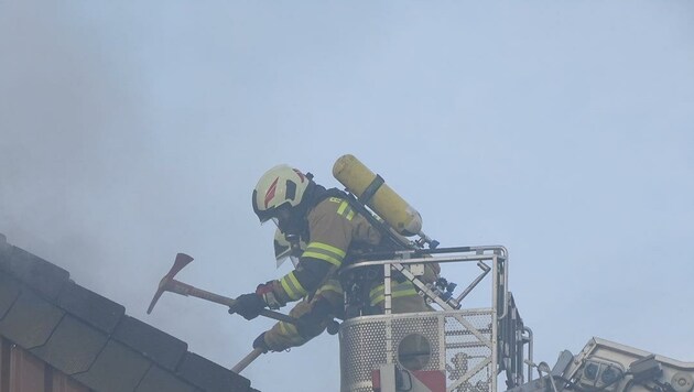 Großbrand am Buchberg in Mattse (Bild: BFKD Flachgau/Dominik Repaski)