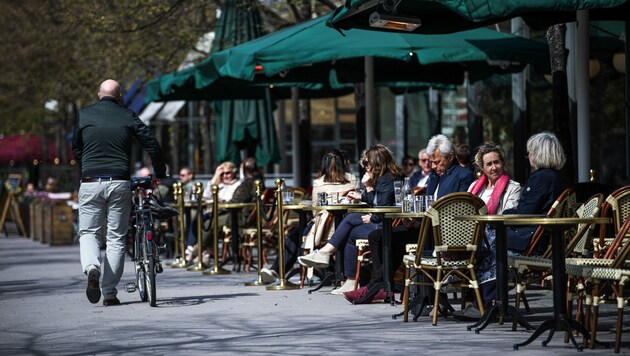 Schweden ging während des Höhepunkts der Corona-Pandemie in Europa und ließ Cafés, Bars und Restaurants geöffnet. Die Todeszahlen in Schweden übersteigen die anderer skandinavischer Länder. (Bild: AFP)