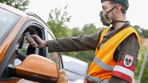 Miliz im Einsatz zur Grenzraumüberwachung (Bild: APA/ERWIN SCHERIAU)