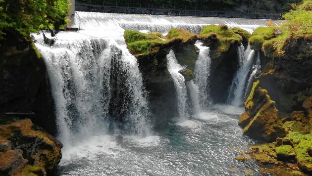 200 Meter fällt das Wasser am Traunfall in die Tiefe. (Bild: Veronika Mayer)