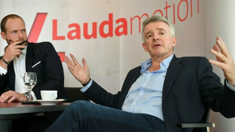 Lauda-Chef Andreas Gruber (li.), Ryanair-Zampano Michael O‘Leary (Bild: APA/HELMUT FOHRINGER)