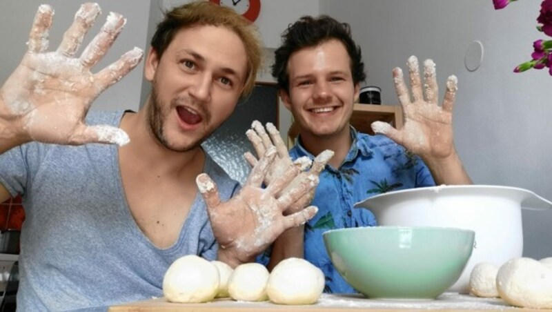 Christian und Michael kochten Topfenknödel. (Bild: Christian Krall und Michael Diek)