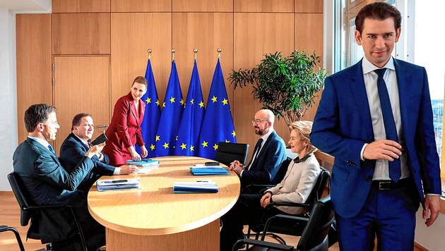 Wer lacht zuletzt? Bis Mittwoch müssen Kanzler Kurz (re.) und die EU-Kommission zueinanderfinden. (Bild: AFP/picturedesk.com/Virginia Mayo)