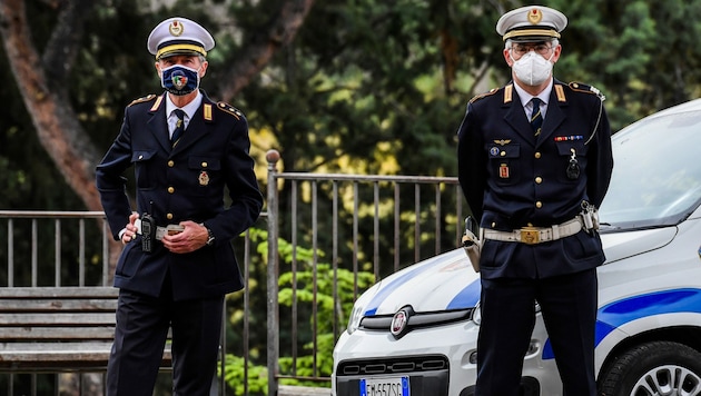 Strenge Polizei in Rom (Bild: AFP)