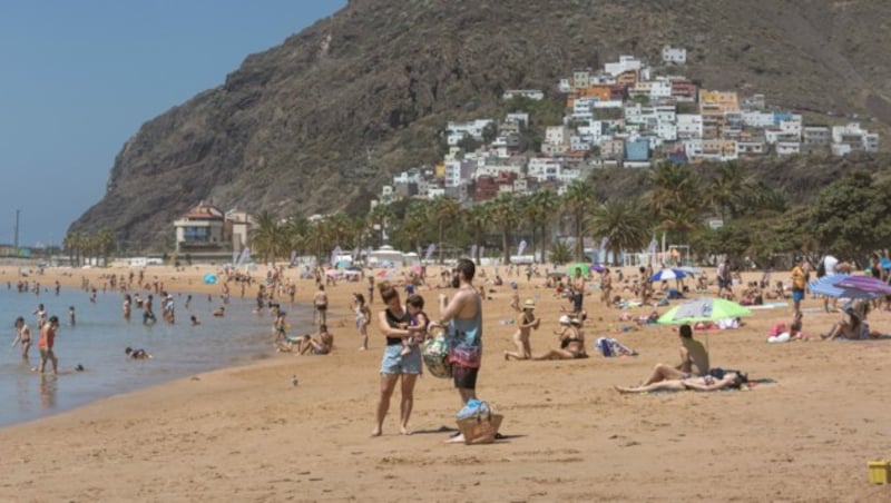 Auch auf der Kanareninsel Teneriffa tummeln sich bereits die ersten Touristen. (Bild: AFP)