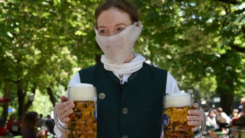 In Bayern dürfen Biergärten seit dem 18. Mai wieder geöffnet haben, dennoch gelten weiterhin Maßnahmen gegen die Ausbreitung des neuartigen Coronavirus. (Bild: AFP)
