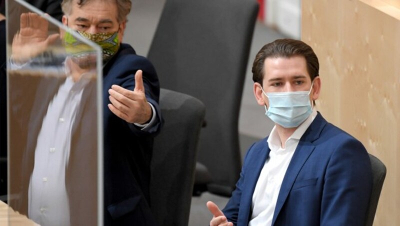 Sebastian Kurz (ÖVP) ließ die Kritik der Opposition an sich abprallen. (Bild: APA/ROLAND SCHLAGER)