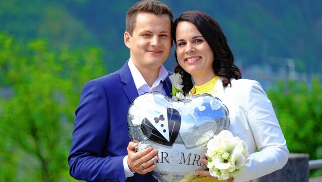Philipp (30) und Ana (31) Pawel heirateten am Wochenende auf dem Linzer Standesamt im kleinen Kreis: „Im nächsten Jahr wollen wir noch einmal groß mit Familie und Freunden feiern.“ (Bild: Horst Einöder)