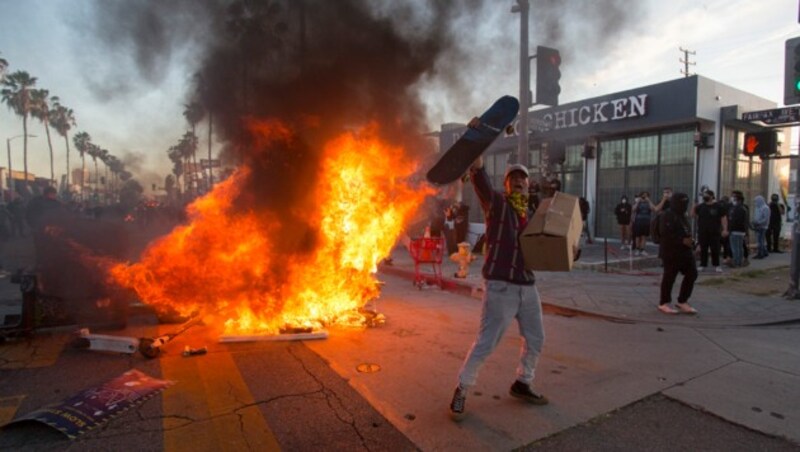 Ausschreitungen in Los Angeles (Bild: AP)