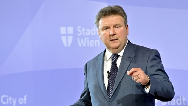 Wiens Bürgermeister Michael Ludwig (SPÖ) (Bild: APA/HERBERT NEUBAUER)