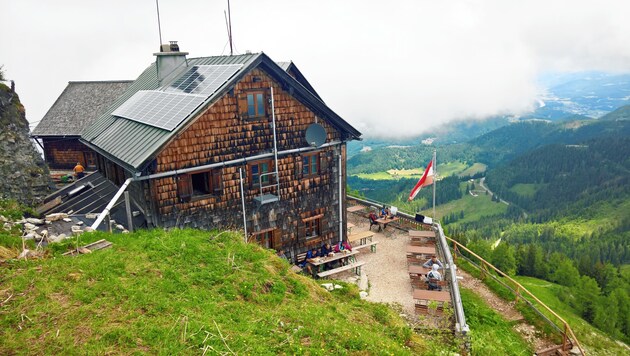 Der Bergsteiger wollte über die Schusterroute in Richtung Purtschellerhaus hinuntergehen. (Bild: Max Grill)