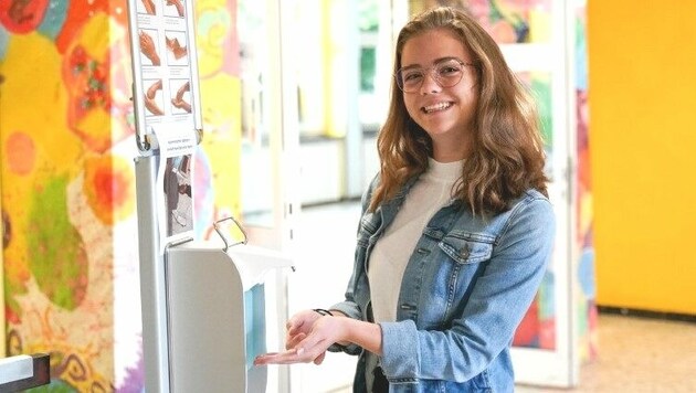 „Ich bin froh, dass die Masken weg sind“, jubelt Hanna Feichtner (17) aus St. Martin/Innkreis. (Bild: Daniel Scharinger)