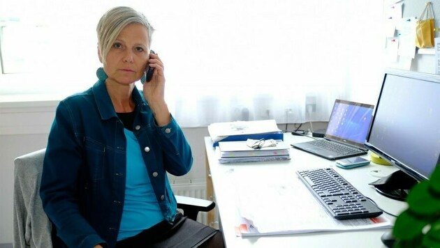Sonja Hörmanseder ist Leiterin der Krisenhilfe OÖ, die eine 24-Stunden-Hotline anbietet. (Bild: Horst Einöder)