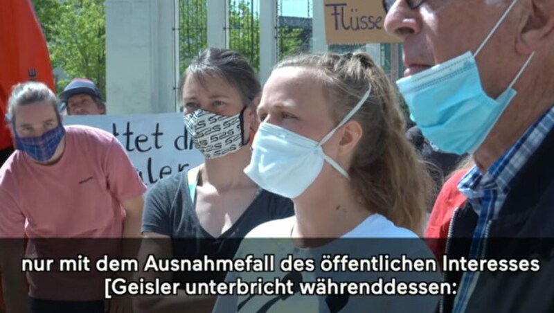 Diese Aktivistin wurde vom Landeshauptmannstellvertreter als „widerwärtiges Luder“ bezeichnet. (Bild: Screenshot YouTube.com/WWF Österreich)