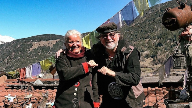 rizzey Greif und seine Lebenspartnerin Christine Jarosch helfen seit Jahren in Nepal. Hunderte Kinder profitieren von der Hilfe aus dem Oberland. (Bild: Frizzey Light)
