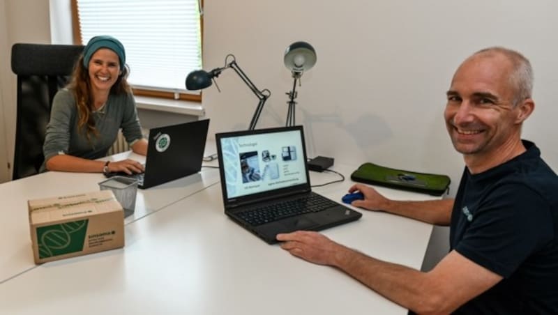 Corinna Wallinger und Michael Traugott in den neuen Büros (Bild: LIEBL Daniel | zeitungsfoto.at)