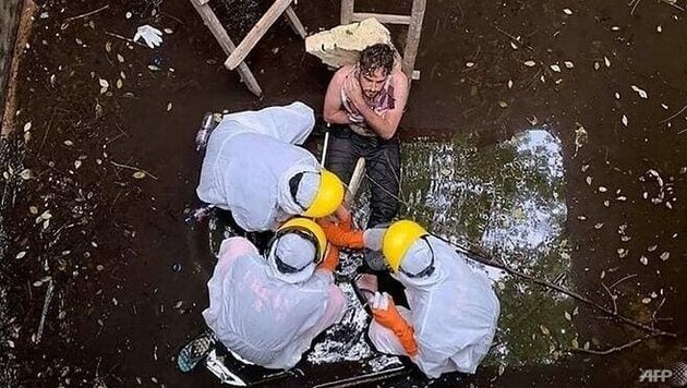 Nach sechs Tagen in einem Brunnen im indonesischen Urlaubsparadies Bali ist der Brite Jacob Roberts gerettet worden. (Bild: AFP)