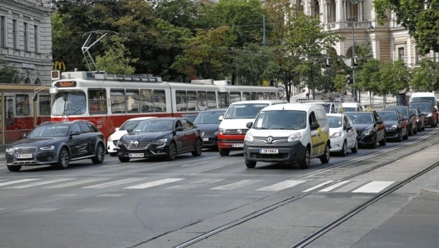 In Ballungszentren - wie hier in Wien - liegt das Verkehrsaufkommen bereits wieder auf Vor-Corona-Niveau. (Bild: Jöchl Martin)