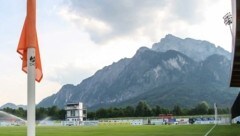 Die schmucke Anlage des SV Grödig liegt am Fuße des Untersbergs - jene von Anif liegt nur unweit daneben. (Bild: EXPA/ Roland Hackl)