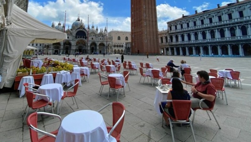 Der etwas trostlose Blick auf den Markusplatz in Venedig (Bild: Klaus Loibnegger)