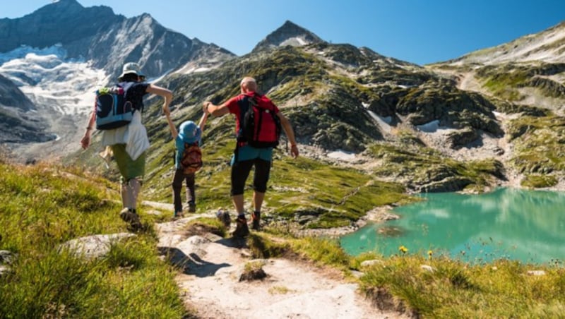 Man muss nicht immer in die Ferne fahren - Österreich bietet unzählige, malerische Wanderrouten. (Bild: ©lukasx - stock.adobe.com)