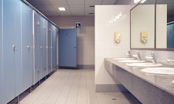 Eine spontane Geburt auf einer Toilette hat in einer Saarbrücker Diskothek für Wirbel gesorgt ...