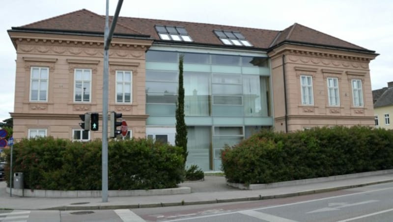 Nach einem Routine-Eingriff in einer Badener Kinderwunschklinik ist eine Frau Anfang Juni gestorben. (Bild: APA/THOMAS LENGER)