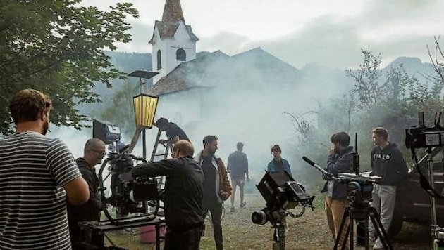 Die Kirche von Bad Eisenkappel steht im Film „Das schaurige Haus“ oft im Blickpunkt. (Bild: Mona Film Produktion)