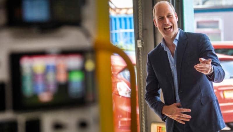 Prinz William beim Besuch von Mitarbeitern des East of England Ambulance Service Trust (EEAST) im Queen-Elizabeth-Krankenhaus in Lynn, Norfolk. (Bild: AFP)