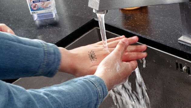 Der Stempel soll ans Händewaschen erinnern. (Bild: Colop)