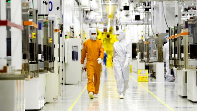 So sieht es in einer Samsung-Chipfabrik aus (Symbolbild). (Bild: Samsung)