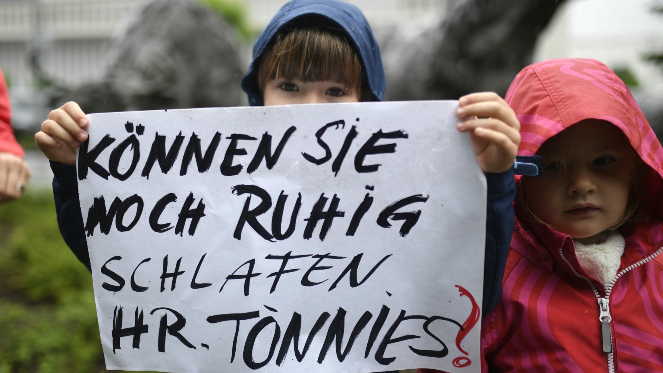 Corona In Schlachthof Wutender Protest Vor Villa Des Geschaftsfuhrers Krone At