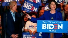 Die ehemalige Präsidentschaftskandidatin Amy Klobuchar rät Joe Biden zu einer afroamerikanischen Frau als mögliche demokratische US-Vizepräsidentin. (Bild: AP)