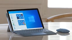 Statt der ursprünglich beschafften No-Name-Geräte vom Typ "Oliver Book" erhalten die Schüler nun ein Surface Go 2 von Microsoft - allerdings erst ein Jahr später als geplant. (Bild: Microsoft)