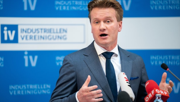 IV-Präsident Georg Knill spricht sich gegen neue Steuern aus und will die Lohnnebenkosten senken. (Bild: APA/GEORG HOCHMUTH)