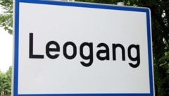 Das Ortschild von Leogang im Salzburger Pinzgau.  (Bild: Roland Hölzl)