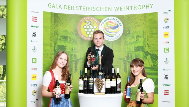In den Tourismusschulen Bad Gleichenberg sind die Würfel gefallen: Die Weintrophy wurde vergeben! (Bild: Jean Van Luelik Photographer)
