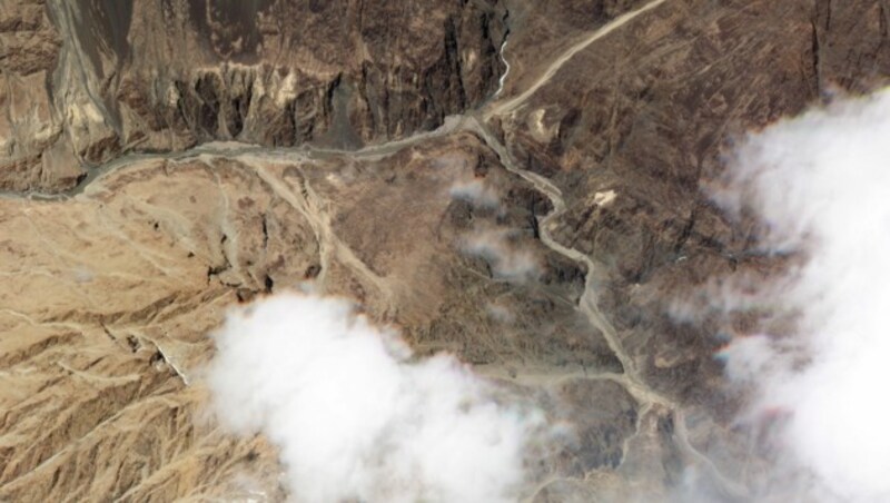 Ein Satellitenbild zeigt das Galwan-Flusstal im Himalaja, wo es Anfang der Woche zum tödlichen Zusammenstoß zwischen indischen und chinesischen Soldaten gekommen ist. (Bild: AP)